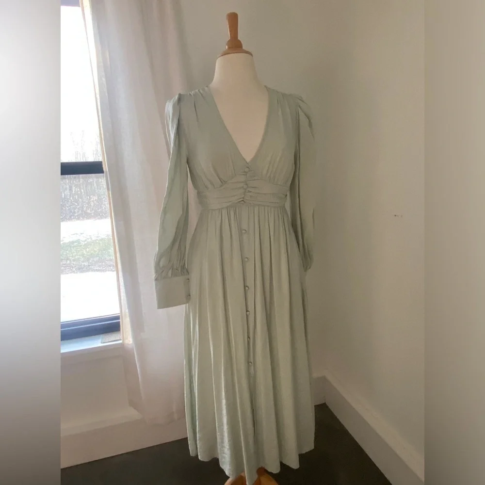 Romantic Milkmaid Style Dress - Picture 9 of 10
